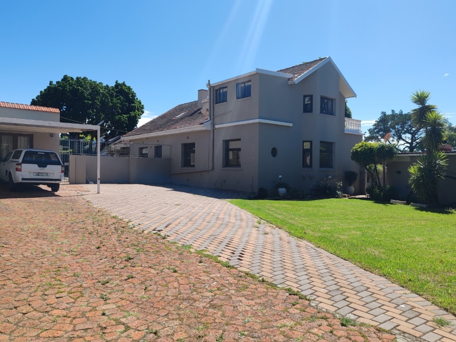 7 Bedroom Property for Sale in Walmer Eastern Cape